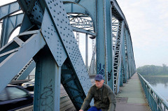 Eisenkonstruktion der Józef-Piłsudski-Brücke in Toruń; Fachwerkbrücke, erbaut 1934.