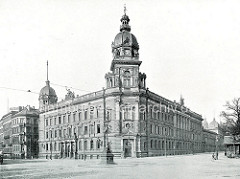 Historische Ansicht vom Gebäude der Oberpostdirektion am Hamburger Stephansplatz, fertiggestellt 1887 - Entwürfe Julius Carl Raschdorff / Skulpturen Bildhauer Engelbert Pfeiffer.