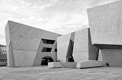 Gebäude vom Kultur- und Kongresszentrum Jordanki - Mehrzweckkonzert- und Kongresshalle in Toruń. Eröffnet 2015 - Architektur  Fernando Menis  / Büro "MenisArquitectos SLP".