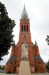 Neugotische St. Katharinenkirche, preussische Garnisionskirche in Toruń - erbaut 1897, Architekt Ferdinand Schönhals.