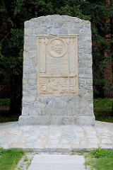 Denkmal für Stefan von Laszewski / Stefan von Laszewski; Woiwode und Präsident des Obersten Gerichtshofes.