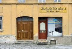 Leerstehender Geschäftsraum, Ulla's Schlemmertreff - Michaels Fleischerei, Inh. Max Löwe - Architektur in Schildau.