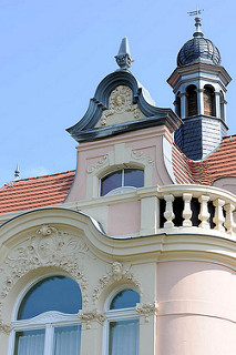 Villa mit Dachturm am Spaargebirge bei Meißen.