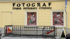 Hausfassade in Toruń  - Fotograf, Studio Fotografii; Werbung Schlachterei - Wurstbilder.