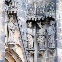 Skulpturen  Meißener Dom Aussenfassade.