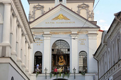 Torkapelle im Tor der Morgenröte - als wundertätig verehrten Ikone, eine Schwarze Madonna, der Barmherzigen Muttergottes - Sehenswürdigkeiten in Vilnius.