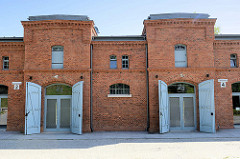 Gebäude der Artilleriekaserne von Olsztyn - erbaut 1889; neoromanische Backsteingebäude; jetzt gewerbliche Nutzung.