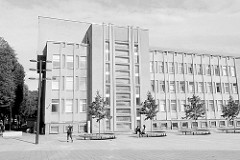 Verwaltungsgebäude - Architektur am Unabhängigkeitsplatz in Kaunas, Litauen.