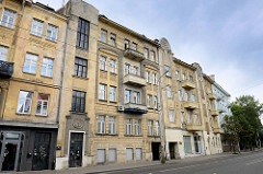 Etagenhäuser / Mietshäuser mit Jugendstilfassade - Straße Pamėnkalnio in Vilnius.