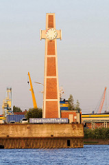 Pegelturm / Signalturm am Amerikahöft, Segelschiffhafen in Hamburg - altes Namensschild vom Hafenbecken - Architektur der 1960er Jahre