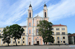 Jesuitenkirche in Kaunas, Barockkirche - geweiht Mitte 18. Jhd. Lks. das Jesuitenkollegium - gegründet 1649.