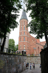 Mariä-Himmelfahrt-Kirche / Kauno Švč. Mergelės Marijos Ėmimo in Kaunas, errichtet um 1400 - Baustil Gotik.