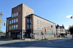 Expressionistische Backsteinarchitektur - Verwaltungsgebäude, Filiale der Kreissparkasse in Sangerhausen.