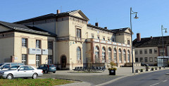 Empfangsgebäude / Bahnhof von Mühlhausen, Thüringen; eröffnet 1870.
