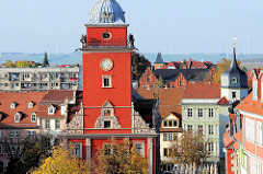 Blick vom Schlossberg auf den Rathausturm des historischen Rathauses von Gotha; erbaut um 1665  - Baumeister Rudolphi.