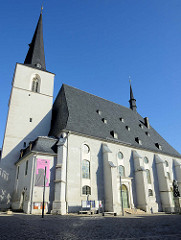 Stadtkirche Sankt Peter und Paul am Herderplatz von Weimar. Die Herderkirche wurde 1500 errichtet und gehört zum Ensemble Klassisches Weimar, das 1998 zum UNESCO-Weltkulturerbe erklärt wurde.