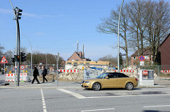 Abriss der Ladenzeile an der Langenhorner Chaussee / Höhe Stockflethweg in Hamburg Langenhorn.