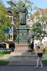 Luther-Denkmal auf dem Karlsplatz in Eisenach, eingeweiht 1895 - Bildhauer Adolf von Donndorf.