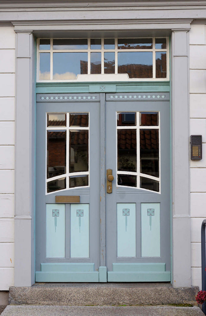 Metropolregion Hamburg: Foto „Doppeltür / Eingangstür eines Wohnhauses