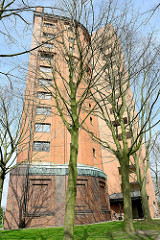 Stellinger Wasserturm, erbaut 1912 - stillgelegt 1974; ab 1981 Nutzung als Wohngebäude mit Anbau.