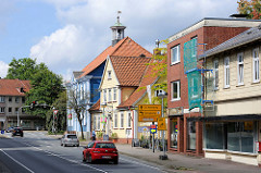 Blick durch die Poststraße von Soltau zum alten Rathaus, das 1826 errichtet wurde.