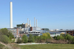 Industriearchitektur in Münster - Bürogebäude, stillgelegter Fabrikschornstein.