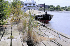 Tuckerboot HUMMEL, Liegeplatz Holzhafen / Billwerder Bucht - Hamburg Moorfleet.