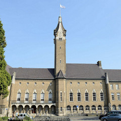 Ehemaliges Gouvernement / Rathaus von Maastricht - jetzt Sitz der Universität, Fakultät der Rechtswissenschaften.