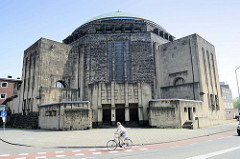 Die katholische Herz-Jesu-Kirche oder Koepelkerk in Maastricht wurde 1921 von Alphons Boosten und Jos Ritzen entworfen und 1953 fertig gestellt.