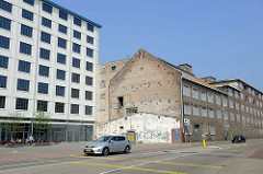 Fabrikgebäude der  ehemaligen  Keramikfabrik Sphinx in Maastricht; geschlossen 2009 - die Produktion wurde nach Schweden verlagert. Jetzt teilweise Leerstand oder Nutzung als Hotel / Restaurant.