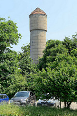 Schlichter Wasserturm beim Bahnhof von Ribe.