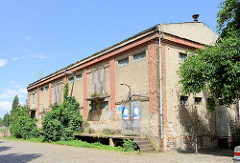Altes Lagergebäude mit Laderampe an der Ziegelstraße / Oderpromenade  in Frankfurt/Oder.