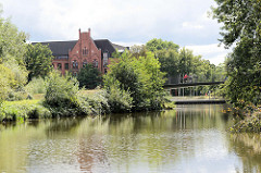 Ende vom Aßmannkanal / Rathauswettern in Hamburg Wilhelmsburg - Blick zum Wilhelmsburger Rathaus.