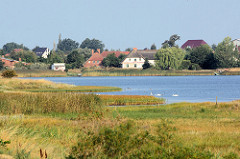 Blick vom Fährdamm auf Fährdorf /  Insel Poel - Mecklenburg Vorpommern.