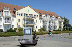 Gebäude mit Ferienwohnungen am Hafen von Kirchdorf auf der  Insel Poel - Mecklenburg Vorpommern.