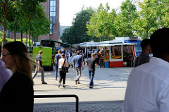 Wochenmarkt in Hamburg Hammerbrook / City Süd; Marktstände auf dem Schwabenplatz / Sachsenfeld.
