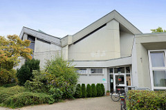 St. Jakobus Kirche im Hamburger Stadtteil Lurup, errichtet 1971 - Architekten Walter  Bunsmann, Jörn Rau und  Paul Gerhard Scharf. Das moderne Kirchengebäude in der Jevenstedter Straße ist ein Hamburger Kulturdenkmal und  steht unter Denkmalschutz.