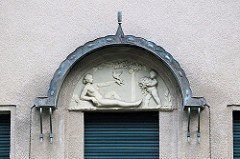 Denkmalgeschütztes Wohnhaus - Einfamilienhaus an der Diestelstraße im Hamburger Stadtteil Wohldorf-Ohlstedt; erbaut 1912, Architekten Alfred Jacob + Otto Ameis.
