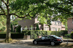 Villa in der Bebelallee von Hamburg Alsterdorf, errichtet 1924 - Architektenbüro Klophaus & Schoch . Das Wohnhaus steht unter Denkmalschutz.
