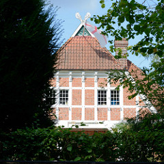 Einfamilienhaus - Baustil Heimatstil im Schleusenredder von Hamburg Wohldorf-Ohlstedt; erbaut 1907 - Architekt Otto Ameis.