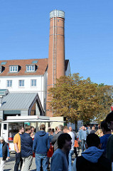 Markttreiben / Marktstände  auf dem Alsterdorfer Marktplatz im Hamburger Stadtteil Alsterdorf.