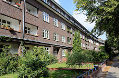Unter Denkmalschutz stehender Siedlungsbau in der Alsterdorfer Straße von Hamburg Alsterdorf. Backsteingebäude / Wohngebäude wurden 1929 errichtet - Architekten Friedrich Steineke + Johannes Voth.