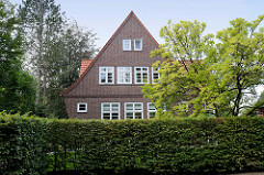 Unter Denkmalschutz stehendes Wohnhaus in der Reye im Hamburger Stadtteil Wohldorf-Ohlstedt; erbaut 1928 - Architekt Völker.