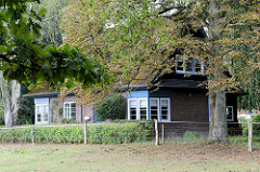 Denkmalgeschütztes Wohnhaus - Einfamilienhaus am Alsterblick im Hamburger Stadtteil Wohldorf-Ohlstedt; erbaut 1924, Architekt Fritz Höger.
