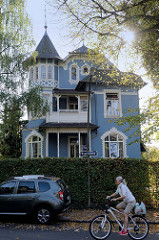 Denkmalgeschützte Architektur in Hamburg Groß Flottbek - Wohnhaus  / Landhaus Raabenhorst  in der Straße Papenkamp , erbaut 1903 - Architekten Raabe & Wöhlecke.