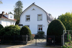 Historische Architektur in Hamburg Groß Flottbek - Landhaus Dr.  Lissauer im Papenkamp; errichtet 1921, Architekten Hans und Oskar Gerson.