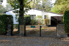 Wohnhaus / Bungalow in der Baron Vogt Straße von Hamburg Groß Flottbek; errichtet 1956 - Architekt Ferdinand Streb.