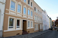 Historische Mehrfamilienhäuser in der Brunsstraße im Hamburger Stadtteil Harburg, errichtet um 1903. Die denkmalgeschützten Wohnhäuser wurden von dem Architekten Hermann Wedemann entworfen.