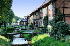 Historische Architektur / Fachwerkhäuser am Wallgraben in Boizenburg.