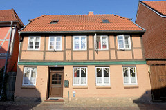 Baudenkmal in der Mühlenstraße von Boizenburg/Elbe;  historisches Wohnhaus, das unter Denkmalschutz steht.